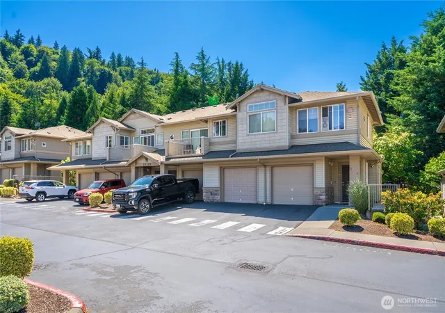 Photo 2 of Condo for sale at 15325 Se 155th Place #G1, Renton, WA 98058 | MLS# NWM2540719 | Listing updated on 2026-09-22