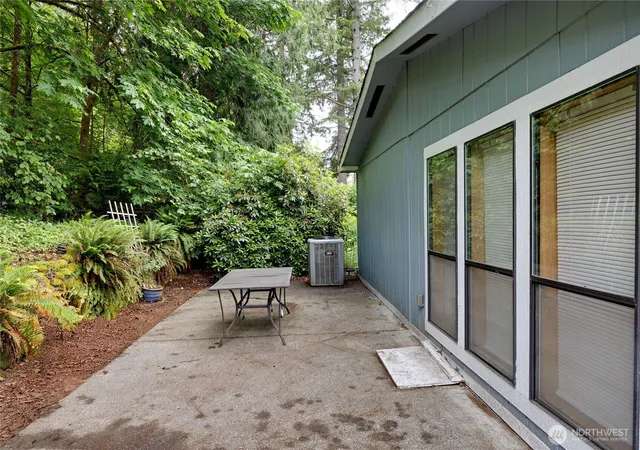 Photo 3 of Manufactured home for sale at 574 NW Silver Glen Ln #41, Bremerton, WA 98311 | MLS# NWM2540735 | Listing updated on 2026-09-23
