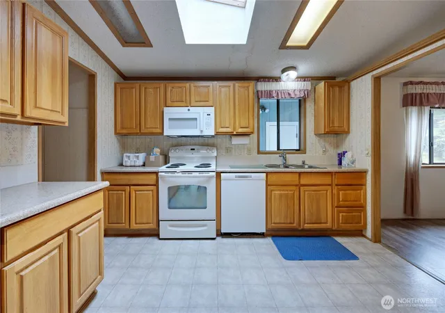 Photo 4 of Manufactured home for sale at 574 NW Silver Glen Ln #41, Bremerton, WA 98311 | MLS# NWM2540735 | Listing updated on 2026-09-23
