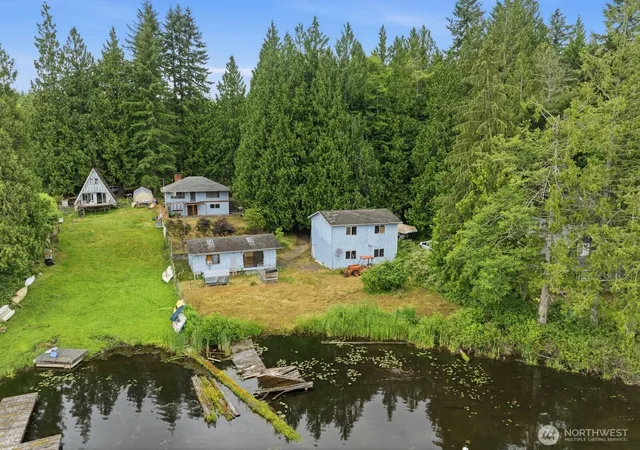 Photo 1 of Single family home for sale at 829 Sw Lake Roesiger Rd, Snohomish, WA 98290 | MLS# NWM2540757 | Listing updated on 2026-10-03