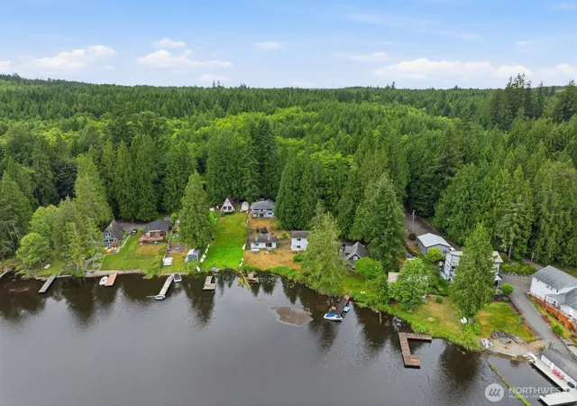 Photo 3 of Single family home for sale at 829 Sw Lake Roesiger Rd, Snohomish, WA 98290 | MLS# NWM2540757 | Listing updated on 2026-10-03