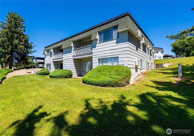 Multi family home for sale at 933 N Baker Ave #1-16, East Wenatchee, WA 98802 | MLS# NWM2540772