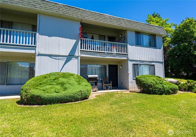 Photo 3 of Multi family home for sale at 933 N Baker Ave #1-16, East Wenatchee, WA 98802 | MLS# NWM2540772 | Listing updated on 2026-09-22