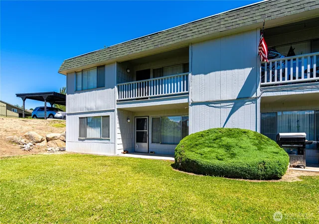 Photo 3 of Multi family home for sale at 933 N Baker Ave #1-16, East Wenatchee, WA 98802 | MLS# NWM2540772 | Listing updated on 2026-09-22