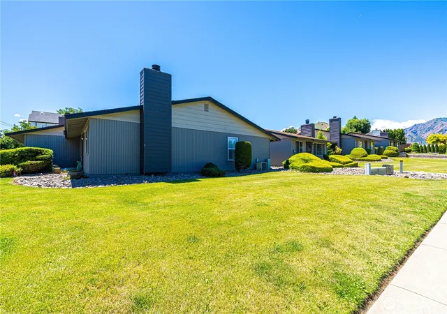 Photo 3 of Multi family home for sale at 340 Pear Ln #1-8, Wenatchee, WA 98801 | MLS# NWM2540788 | Listing updated on 2026-09-22