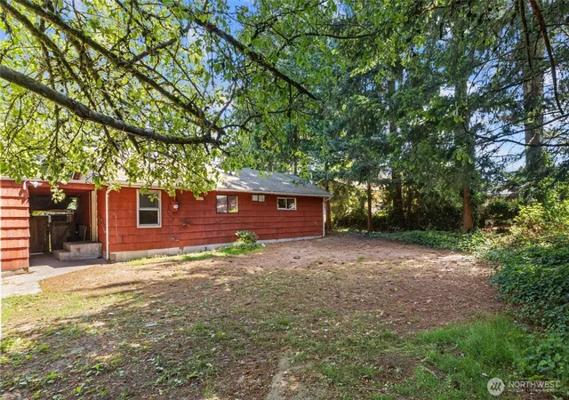 Photo 4 of Sale Pending at 20430 52nd Avenue W, Lynnwood, WA 98036 | MLS# NWM2540803 | Listing updated on 2026-09-25