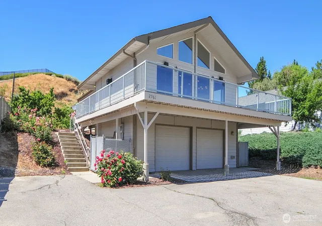 Photo 1 of Single family home for sale at 2961 Riviera Blvd, Malaga, WA 98828 | MLS# NWM2540805 | Listing updated on 2026-09-29