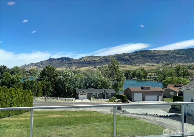 Photo 3 of Single family home for sale at 2961 Riviera Blvd, Malaga, WA 98828 | MLS# NWM2540805 | Listing updated on 2026-09-29