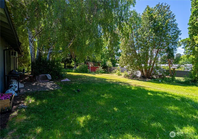 Photo 4 of House for sale at 400 N Keller Ave #A & B, East Wenatchee, WA 98802 | MLS# NWM2540808 | Listing updated on 2026-09-22