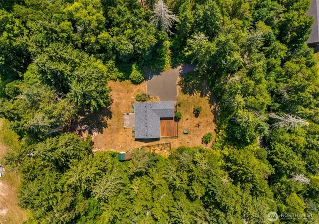 Photo 3 of Sale Pending at 8910 Hunter Point Rd NW, Olympia, WA 98502 | MLS# NWM2540836 | Listing updated on 2026-09-25