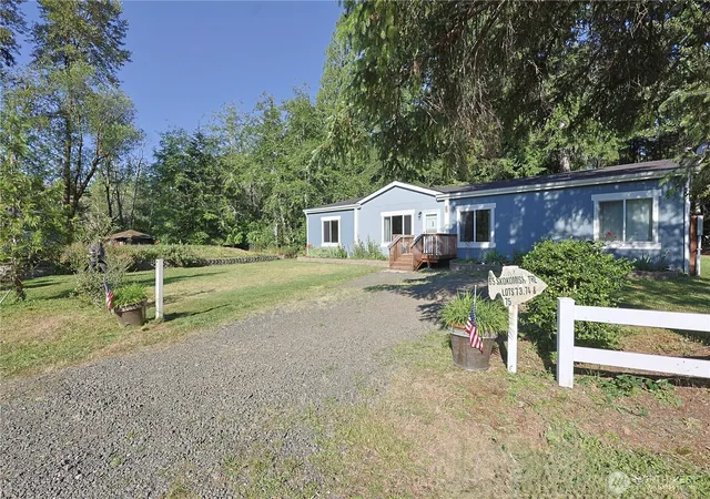Photo 2 of Manufactured home for sale at 65 W Skokomish Trl, Elma, WA 98541 | MLS# NWM2540837 | Listing updated on 2026-10-01