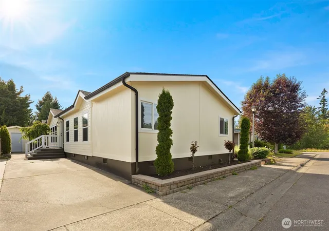 Photo 1 of Sale Pending at 31600 126th Avenue Se #E25, Auburn, WA 98092 | MLS# NWM2540839 | Listing updated on 2026-09-25