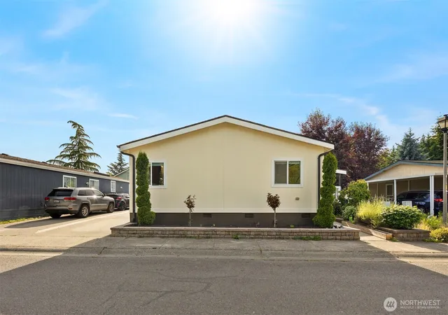 Photo 2 of Sale Pending at 31600 126th Avenue Se #E25, Auburn, WA 98092 | MLS# NWM2540839 | Listing updated on 2026-09-25