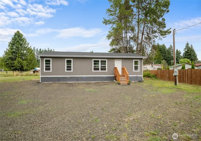 Photo 2 of Manufactured home for sale at 2716 Vantage Ave Sw, Olympia, WA 98512 | MLS# NWM2540845 | Listing updated on 2026-09-29