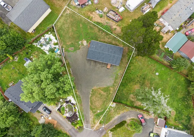 Photo 3 of Manufactured home for sale at 2716 Vantage Ave Sw, Olympia, WA 98512 | MLS# NWM2540845 | Listing updated on 2026-09-29