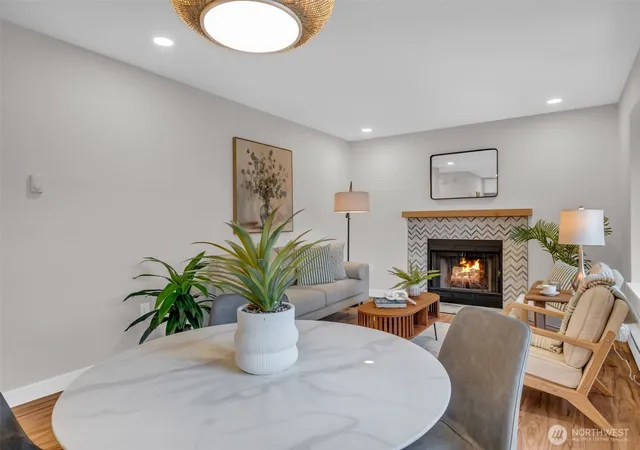 Photo 4 of Condo for sale at 11701 100th Avenue NE #4, Kirkland, WA 98034 | MLS# NWM2540848 | Listing updated on 2026-09-29
