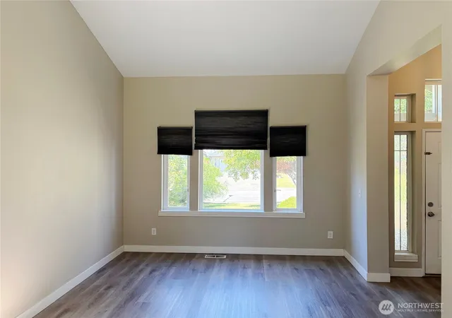 Photo 3 of Sale Pending at 24712 234th Way SE, Maple Valley, WA 98038 | MLS# NWM2540860 | Listing updated on 2026-08-27