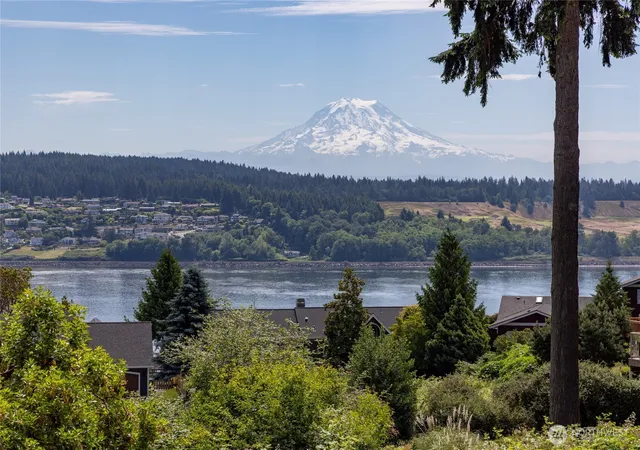 Photo 3 of Single family home for sale at 1268 Pilchuck Dr Fi, Fox Island, WA 98333 | MLS# NWM2540878 | Listing updated on 2026-10-02
