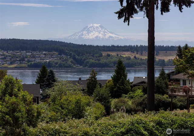 Photo 3 of Single family home for sale at 1268 Pilchuck Dr Fi, Fox Island, WA 98333 | MLS# NWM2540878 | Listing updated on 2026-10-02