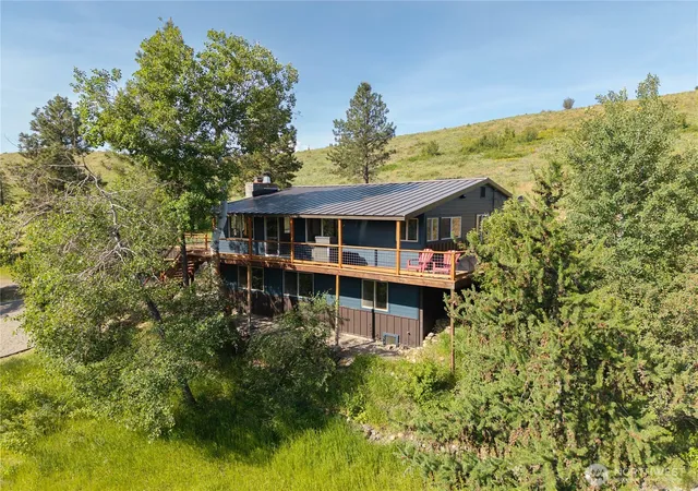 Photo 1 of Single family home for sale at 29 Signal Hl Rd, Twisp, WA 98856 | MLS# NWM2540886 | Listing updated on 2026-09-29