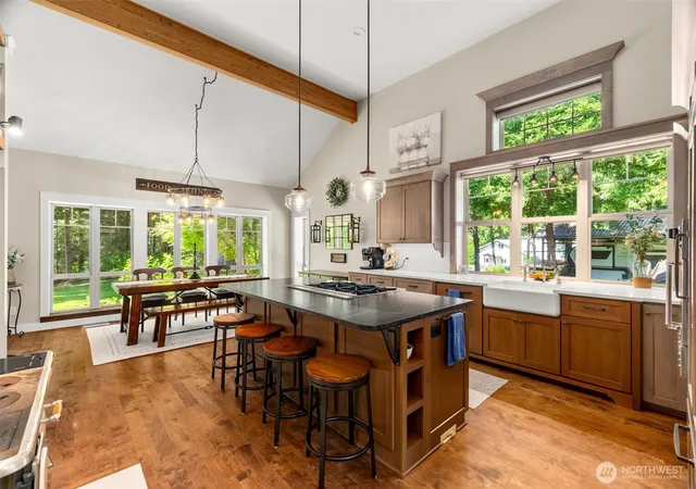 Photo 4 of Single family home for sale at 11500 Weisenberger Rd SE, Rainier, WA 98576 | MLS# NWM2540891 | Listing updated on 2026-10-01