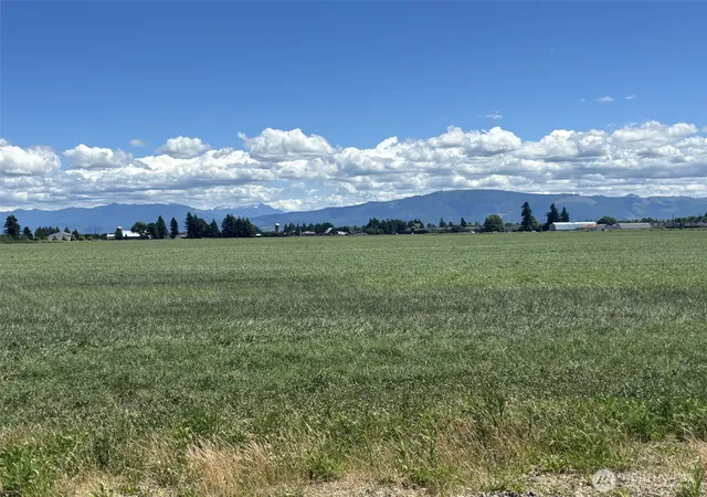 Photo 3 of Sale Pending at 8976 Double Ditch Rd, Lynden, WA 98264 | MLS# NWM2540892 | Listing updated on 2026-09-25