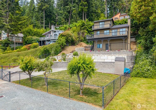 Photo 2 of Single family home for sale at 2123 Stoney Beach Ln, Oak Harbor, WA 98277 | MLS# NWM2540893 | Listing updated on 2026-09-21