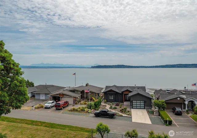 Photo 3 of Single family home for sale at 2123 Stoney Beach Ln, Oak Harbor, WA 98277 | MLS# NWM2540893 | Listing updated on 2026-09-21