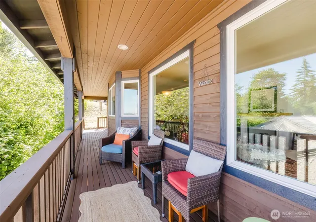Photo 4 of Single family home for sale at 221 Farragut Ave, Port Orchard, WA 98366 | MLS# NWM2540897 | Listing updated on 2026-07-08