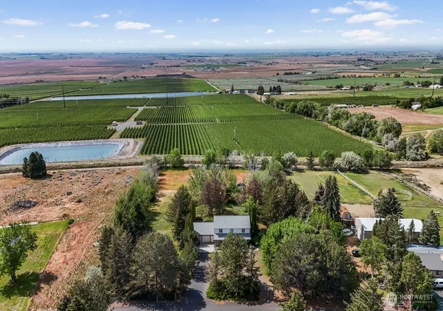 Photo 2 of Single family home for sale at 5207 Nw Painted Hills Rd, Ephrata, WA 98823 | MLS# NWM2540905 | Listing updated on 2026-09-22