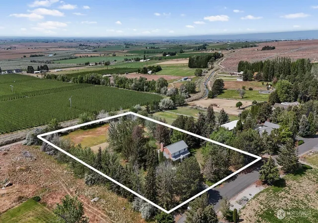 Photo 3 of Single family home for sale at 5207 Nw Painted Hills Rd, Ephrata, WA 98823 | MLS# NWM2540905 | Listing updated on 2026-09-22