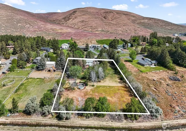 Photo 3 of Single family home for sale at 5207 NW Painted Hills Rd, Ephrata, WA 98823 | MLS# NWM2540905 | Listing updated on 2026-09-22