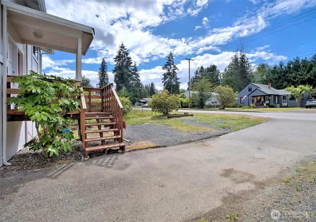 Photo 3 of Single family home for sale at 2064 Lake Blvd, Shelton, WA 98584 | MLS# NWM2540938 | Listing updated on 2026-09-22