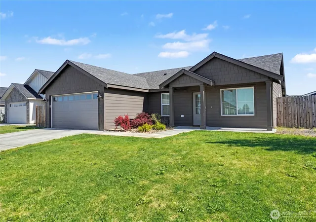 Photo 4 of Single family home for sale at 24 Parkside Loop, Ephrata, WA 98823 | MLS# NWM2540943 | Listing updated on 2026-09-22