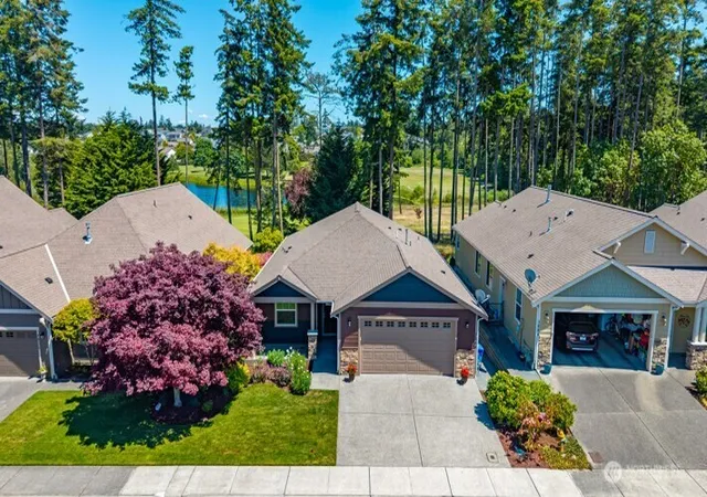 Photo 4 of Single family home for sale at 1844 SW Aberdeen Ct, Oak Harbor, WA 98277 | MLS# NWM2540959 | Listing updated on 2026-10-02