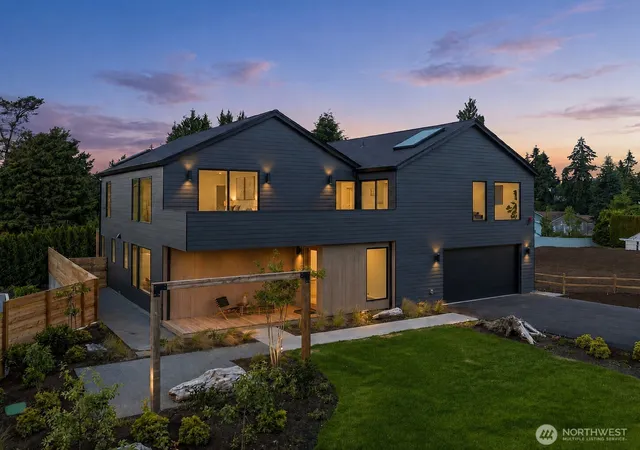 Photo 1 of Single family home for sale at 18636 2nd Avenue SW, Normandy Park, WA 98166 | MLS# NWM2540985 | Listing updated on 2026-10-01