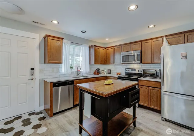 Photo 2 of Single family home for sale at 264 Saddlehorn Ln, Wenatchee, WA 98801 | MLS# NWM2541010 | Listing updated on 2026-09-22