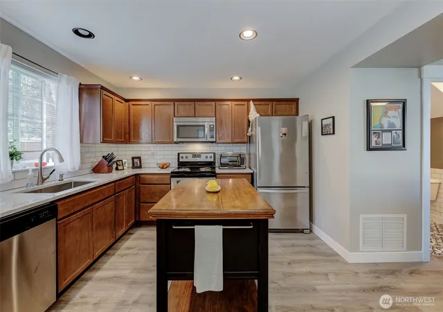 Photo 3 of Single family home for sale at 264 Saddlehorn Ln, Wenatchee, WA 98801 | MLS# NWM2541010 | Listing updated on 2026-09-22