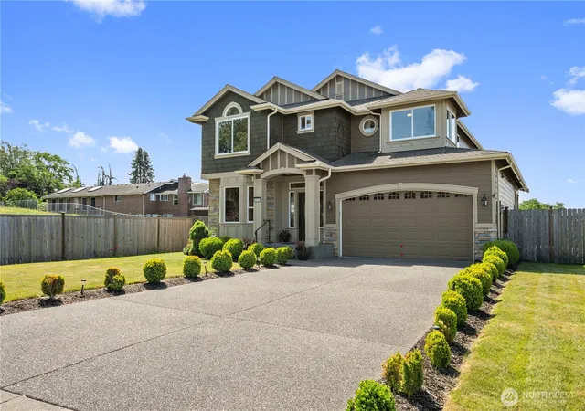 Photo 3 of Single family home for sale at 6916 37th Place Ne, Marysville, WA 98270 | MLS# NWM2541055 | Listing updated on 2026-10-02