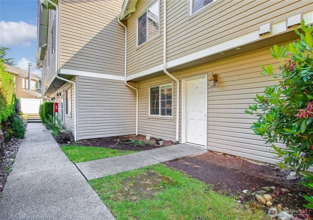 Photo 2 of Single family home for sale at 2100 S 336th Street #Q3, Federal Way, WA 98003 | MLS# NWM2541056 | Listing updated on 2026-09-22