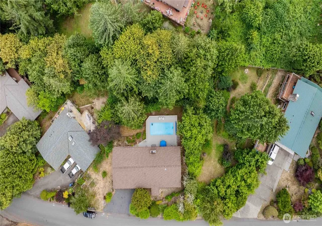 Photo 2 of Single family home for sale at 5161 Nw Eldorado Blvd, Bremerton, WA 98312 | MLS# NWM2541101 | Listing updated on 2026-09-22