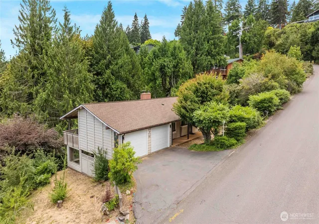 Photo 3 of Single family home for sale at 5161 Nw Eldorado Blvd, Bremerton, WA 98312 | MLS# NWM2541101 | Listing updated on 2026-09-22