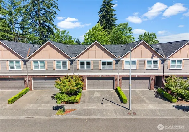Photo 1 of Townhouse for sale at 211 Se 198th Place, Camas, WA 98607 | MLS# NWM2541105 | Listing updated on 2026-09-22
