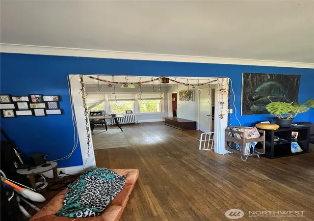 Photo 4 of House for sale at 1010 Bellevue Ct E, Seattle, WA 98102 | MLS# NWM2541112 | Listing updated on 2026-09-22