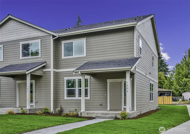 Townhouse for sale at 1402 E 51st Street, Tacoma, WA 98404 | MLS# NWM2541114