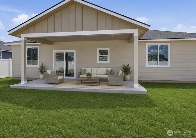 Photo 3 of Single family home for sale at 909 NE 6th Avenue, Ephrata, WA 98823 | MLS# NWM2541132 | Listing updated on 2026-09-22