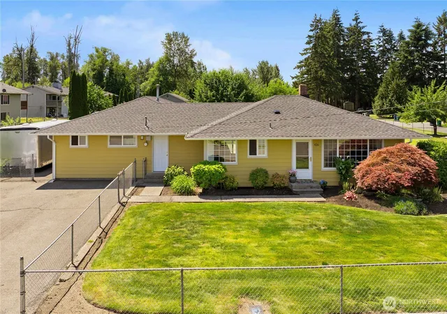 Photo 2 of Single family home for sale at 426 4th Avenue Se, Pacific, WA 98047 | MLS# NWM2541140 | Listing updated on 2026-09-22