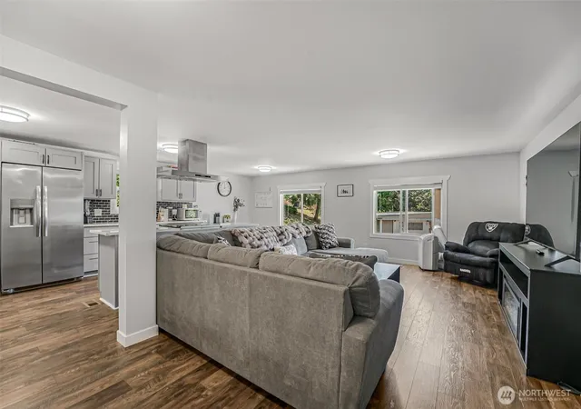 Photo 3 of Manufactured home for sale at 6622 146th Street SW #10, Lakewood, WA 98439 | MLS# NWM2541153 | Listing updated on 2026-09-22