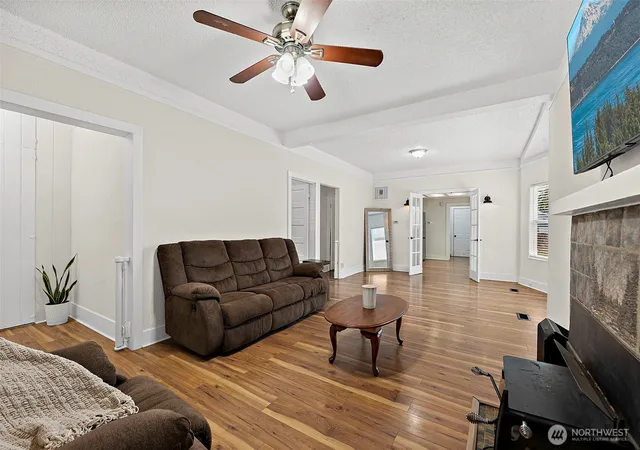 Photo 4 of Single family home for sale at 5419 S Oakes St, Tacoma, WA 98409 | MLS# NWM2541156 | Listing updated on 2026-09-22
