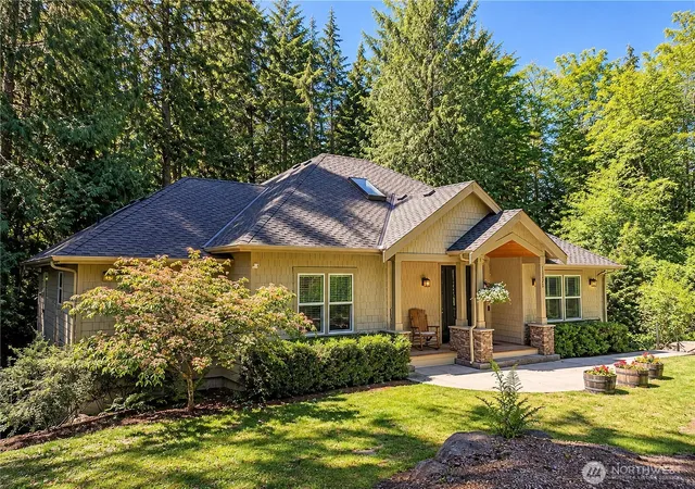 Photo 2 of Single family home for sale at 18210 Homeview Dr, Edmonds, WA 98026 | MLS# NWM2541190 | Listing updated on 2026-09-24